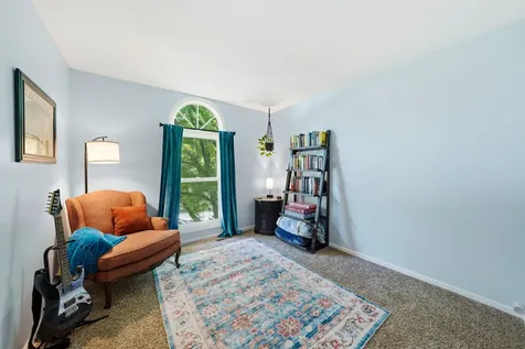 260 Hillhurst Drive Cary IL 60013