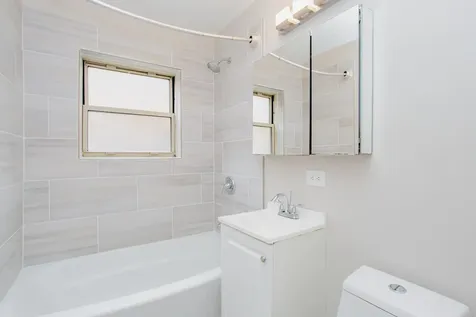 7521 North Damen Avenue Chicago IL 60645