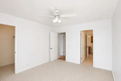 707 Sunfish Point Schaumburg IL 60194
