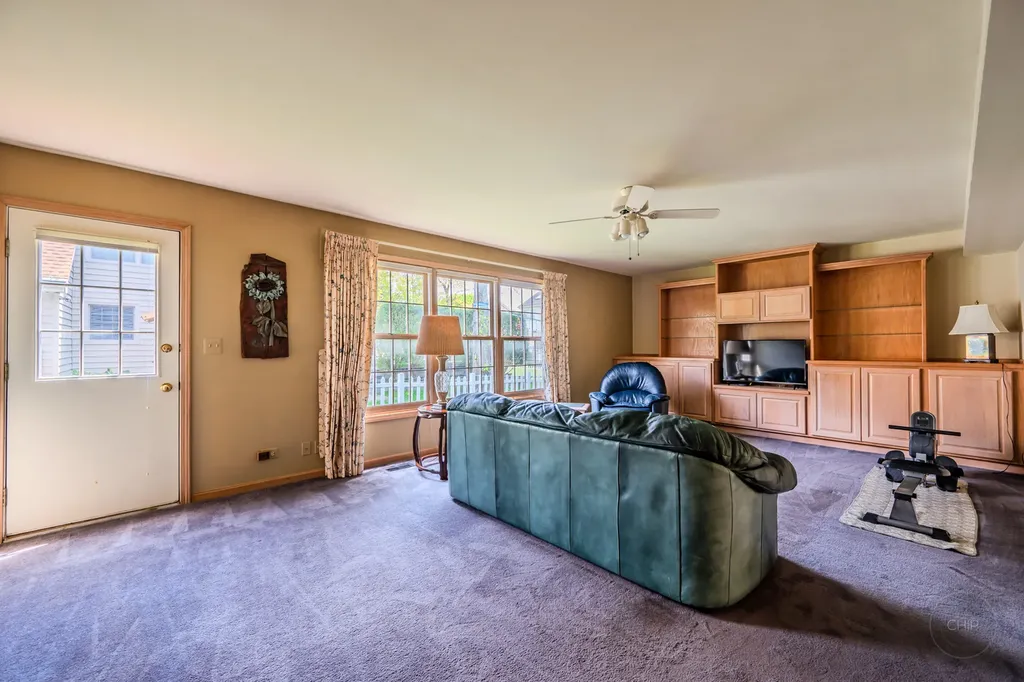 1046 East Amberwood Circle Naperville IL 60563