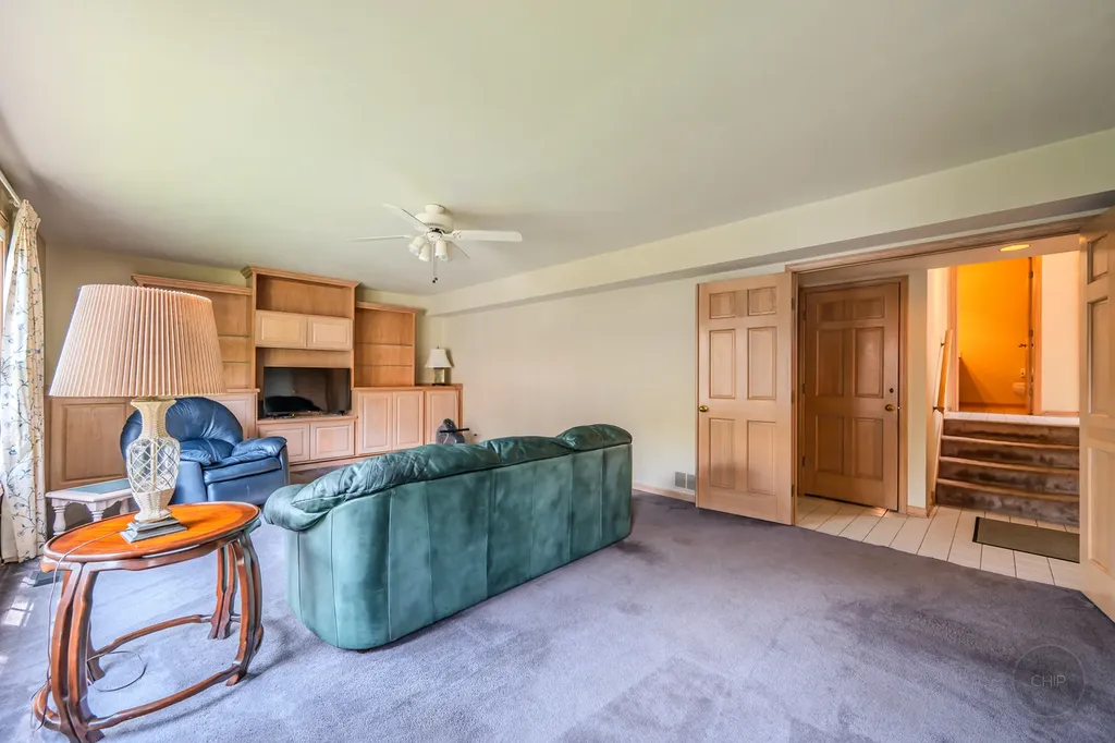 1046 East Amberwood Circle Naperville IL 60563