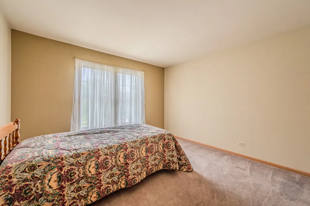 1046 East Amberwood Circle Naperville IL 60563