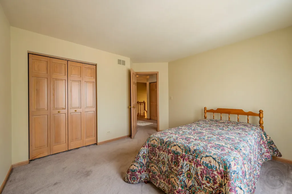 1046 East Amberwood Circle Naperville IL 60563