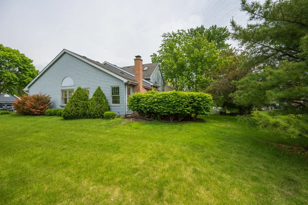 1046 East Amberwood Circle Naperville IL 60563