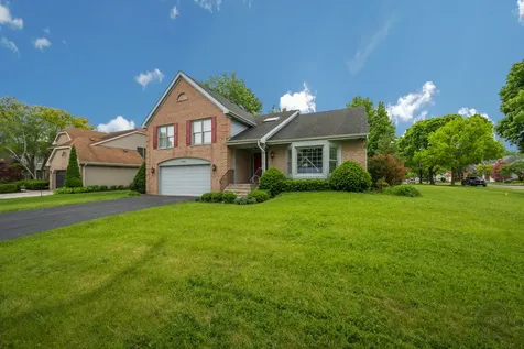 1046 East Amberwood Circle Naperville IL 60563