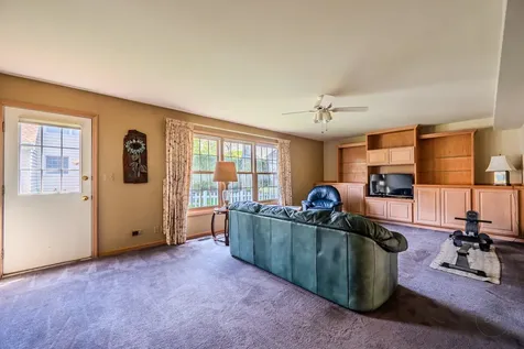 1046 East Amberwood Circle Naperville IL 60563