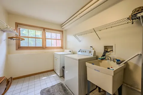 1046 East Amberwood Circle Naperville IL 60563