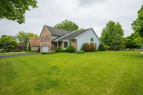 1046 East Amberwood Circle Naperville IL 60563
