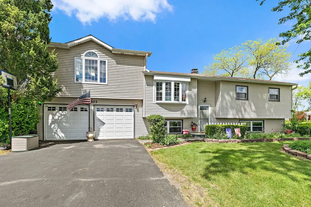 4403 Maple Court Rolling Meadows IL 60008