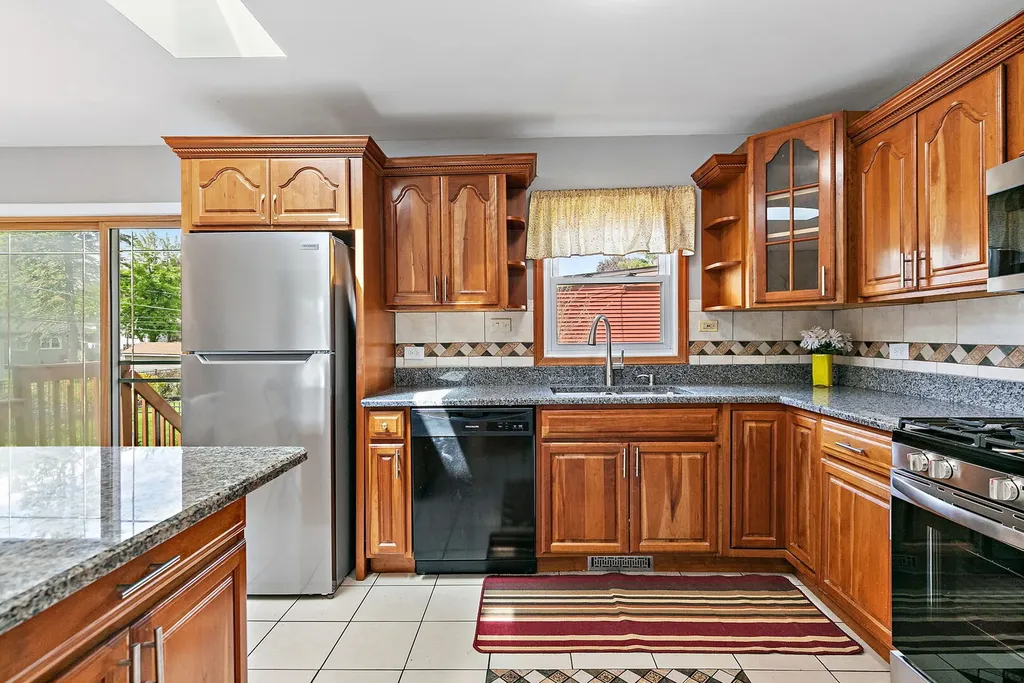 4403 Maple Court Rolling Meadows IL 60008