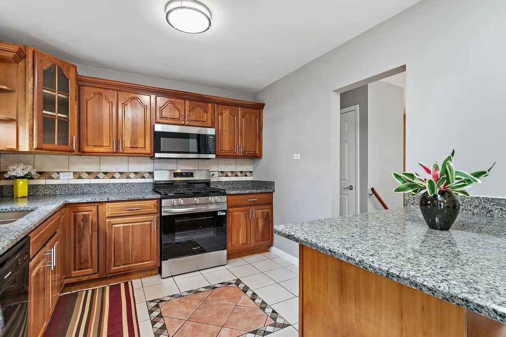 4403 Maple Court Rolling Meadows IL 60008