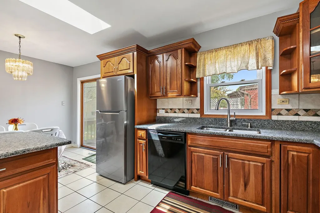 4403 Maple Court Rolling Meadows IL 60008