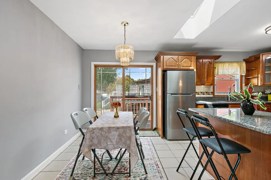 4403 Maple Court Rolling Meadows IL 60008