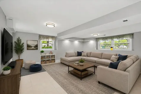4403 Maple Court Rolling Meadows IL 60008
