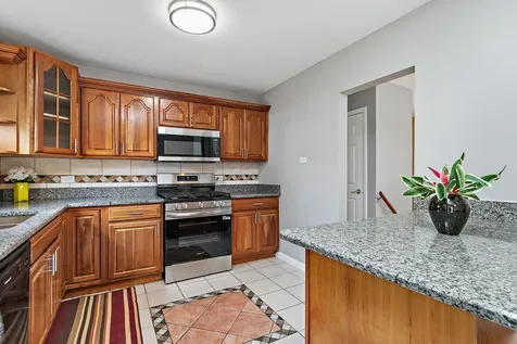 4403 Maple Court Rolling Meadows IL 60008