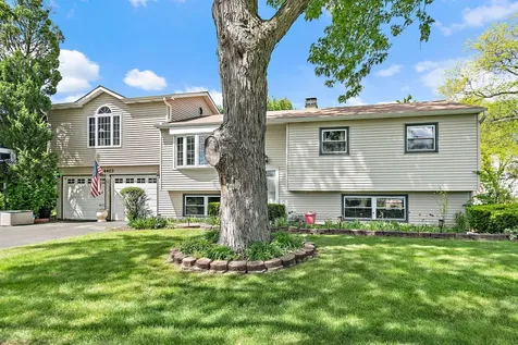 4403 Maple Court Rolling Meadows IL 60008