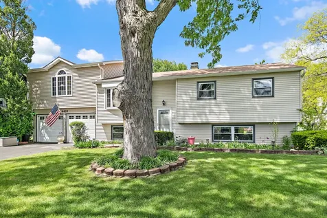4403 Maple Court Rolling Meadows IL 60008