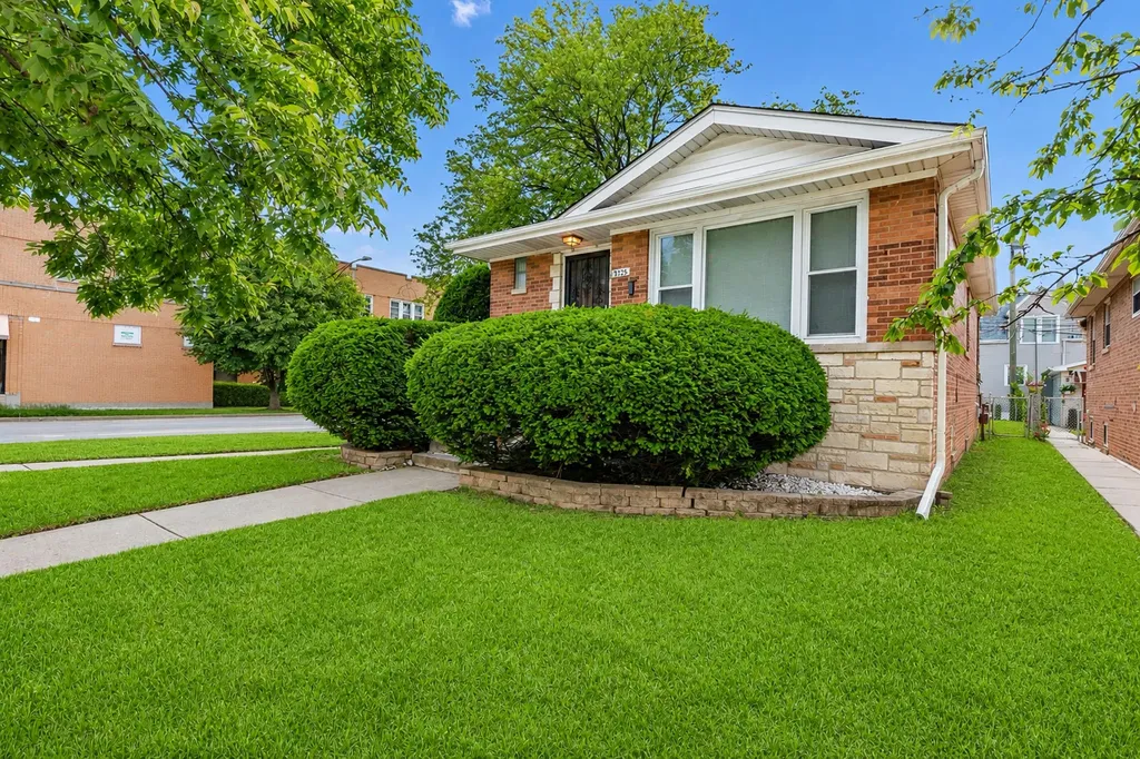 3225 North Narragansett Avenue Chicago IL 60634