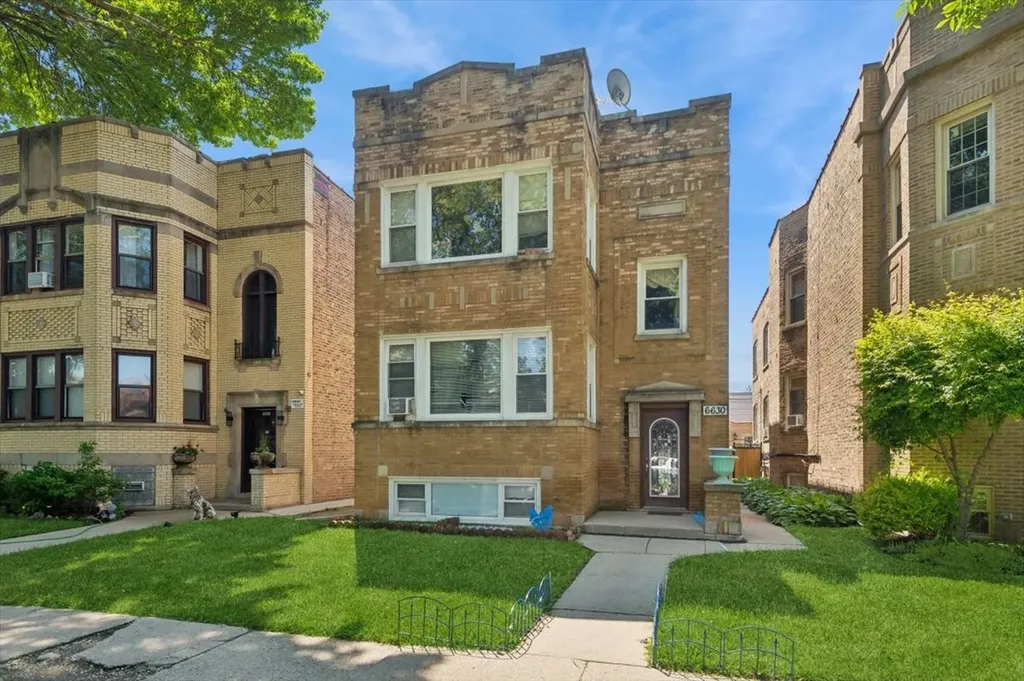 6630 North Maplewood Avenue Chicago IL 60645
