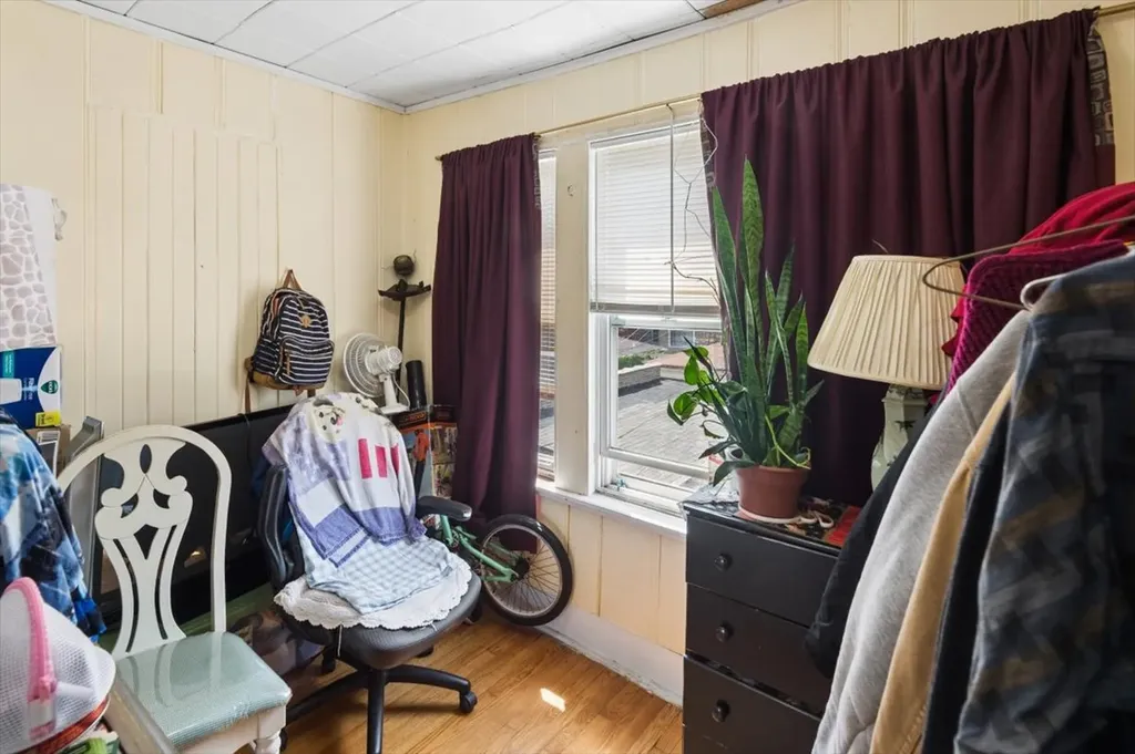6630 North Maplewood Avenue Chicago IL 60645