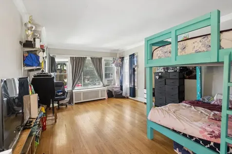 6630 North Maplewood Avenue Chicago IL 60645