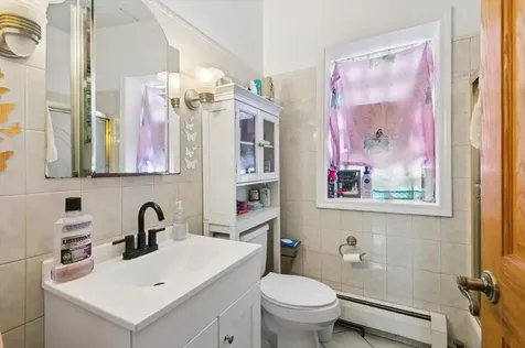 6630 North Maplewood Avenue Chicago IL 60645