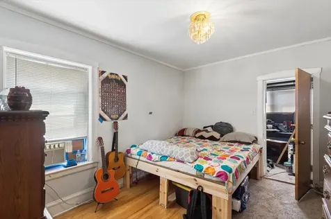 6630 North Maplewood Avenue Chicago IL 60645
