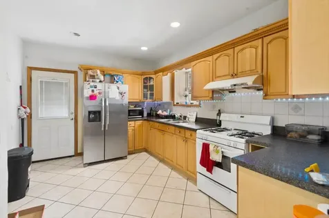 6630 North Maplewood Avenue Chicago IL 60645