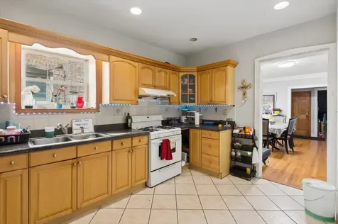 6630 North Maplewood Avenue Chicago IL 60645