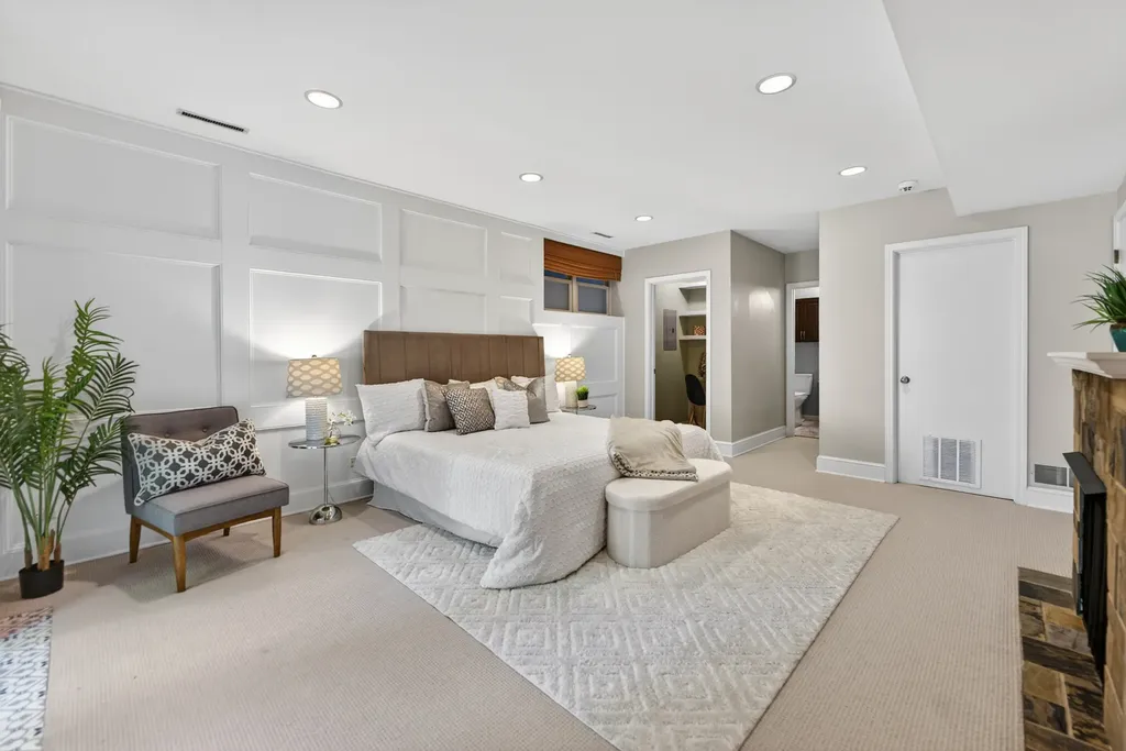 1455 West Wolfram Street Chicago IL 60657