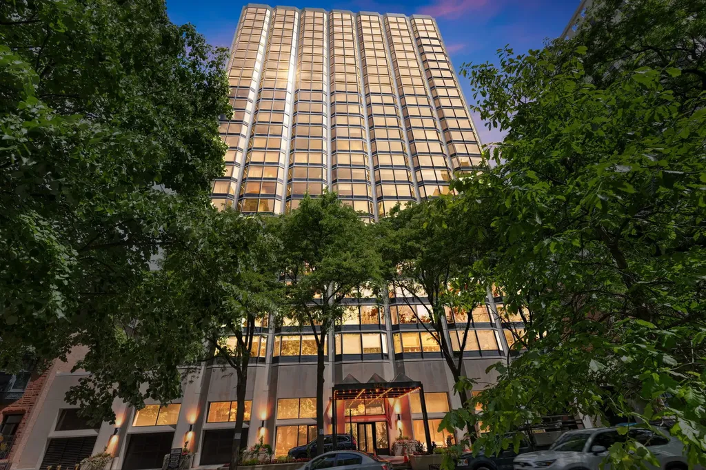 50 East Bellevue Place Chicago IL 60611