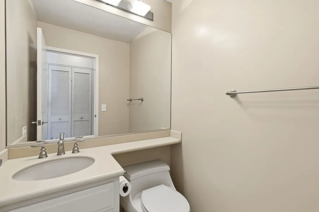 50 East Bellevue Place Chicago IL 60611