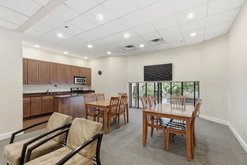 50 East Bellevue Place Chicago IL 60611