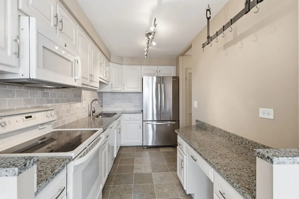 50 East Bellevue Place Chicago IL 60611