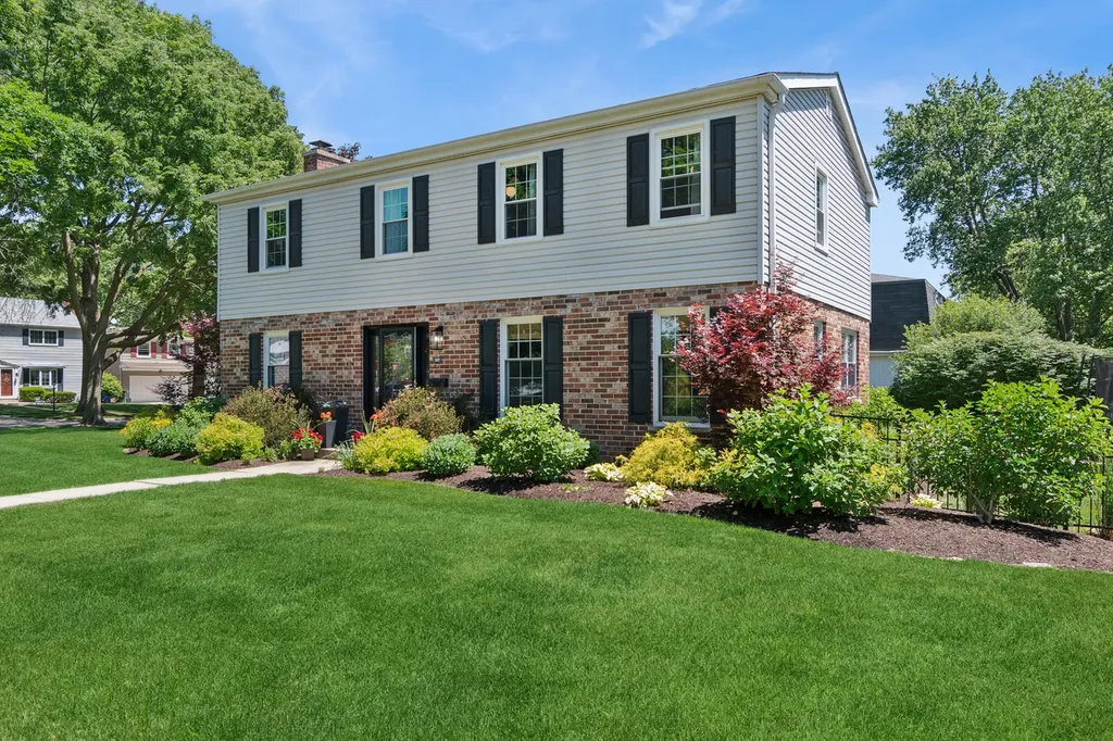 307 South Ellyn Avenue Glen Ellyn IL 60137