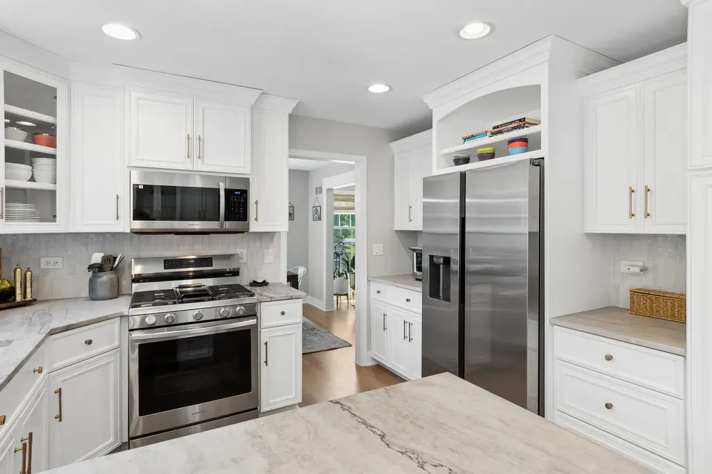 307 South Ellyn Avenue Glen Ellyn IL 60137