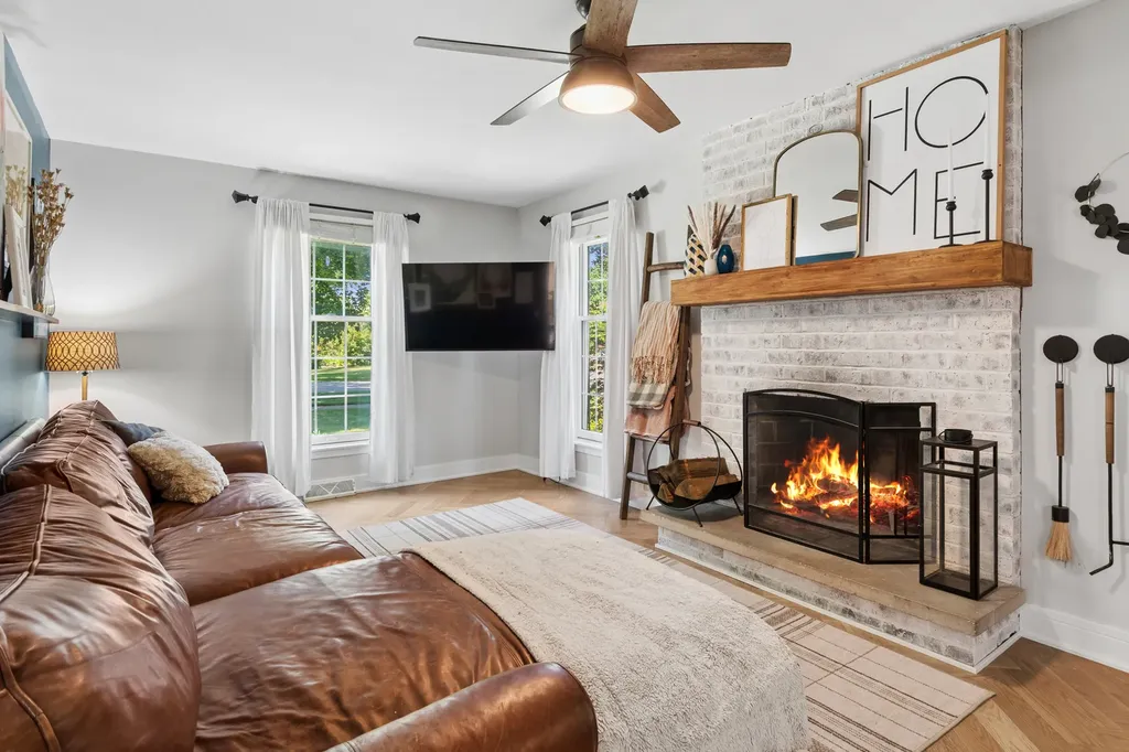 307 South Ellyn Avenue Glen Ellyn IL 60137