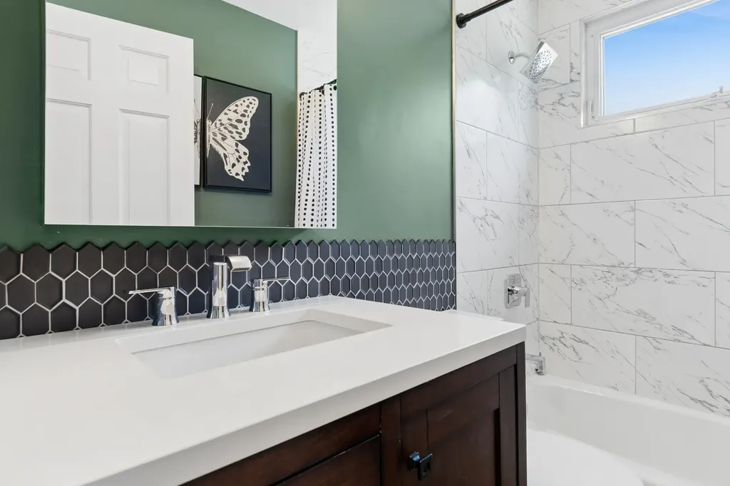307 South Ellyn Avenue Glen Ellyn IL 60137