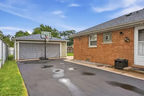 14323 Kostner Avenue Midlothian IL 60445