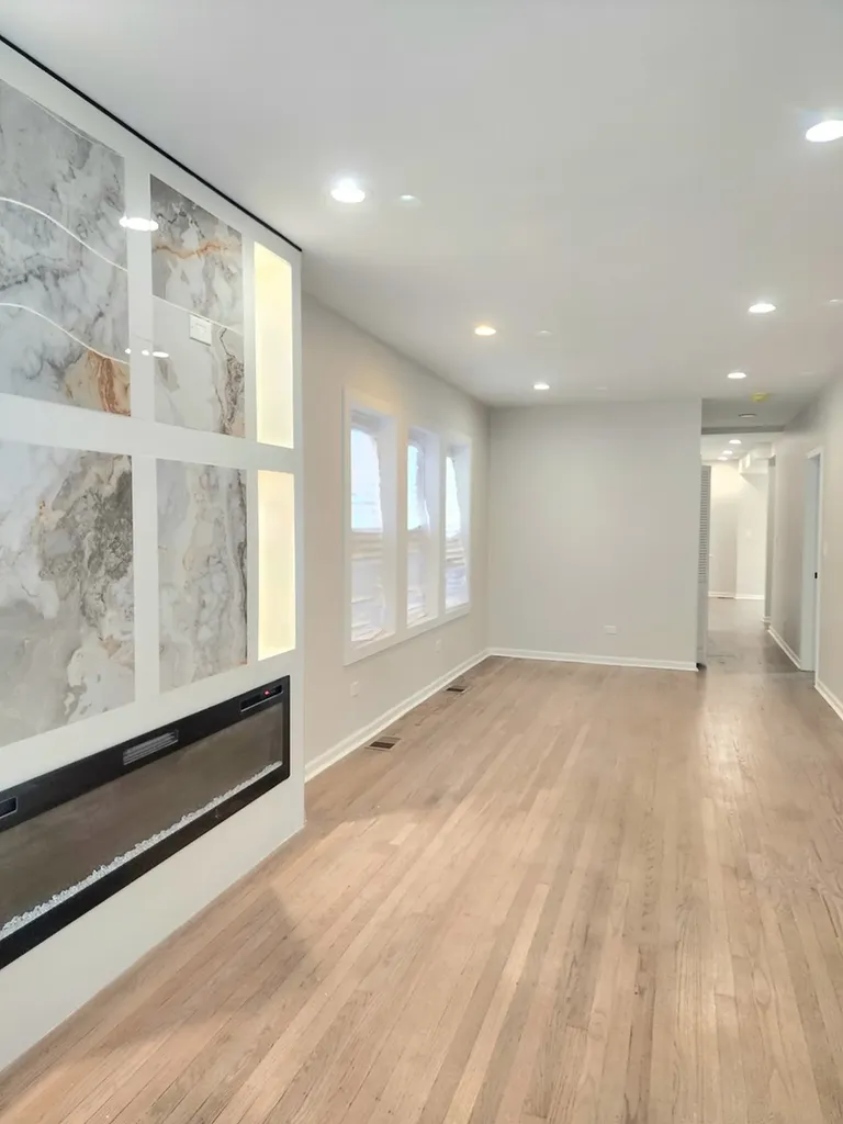 8816 South Laflin Street Chicago IL 60620