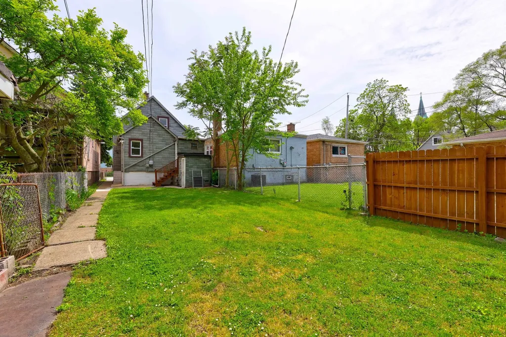 306 East 118th Street Chicago IL 60628