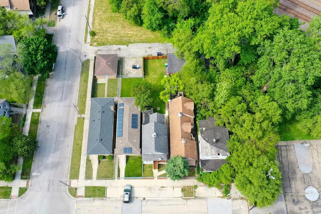306 East 118th Street Chicago IL 60628