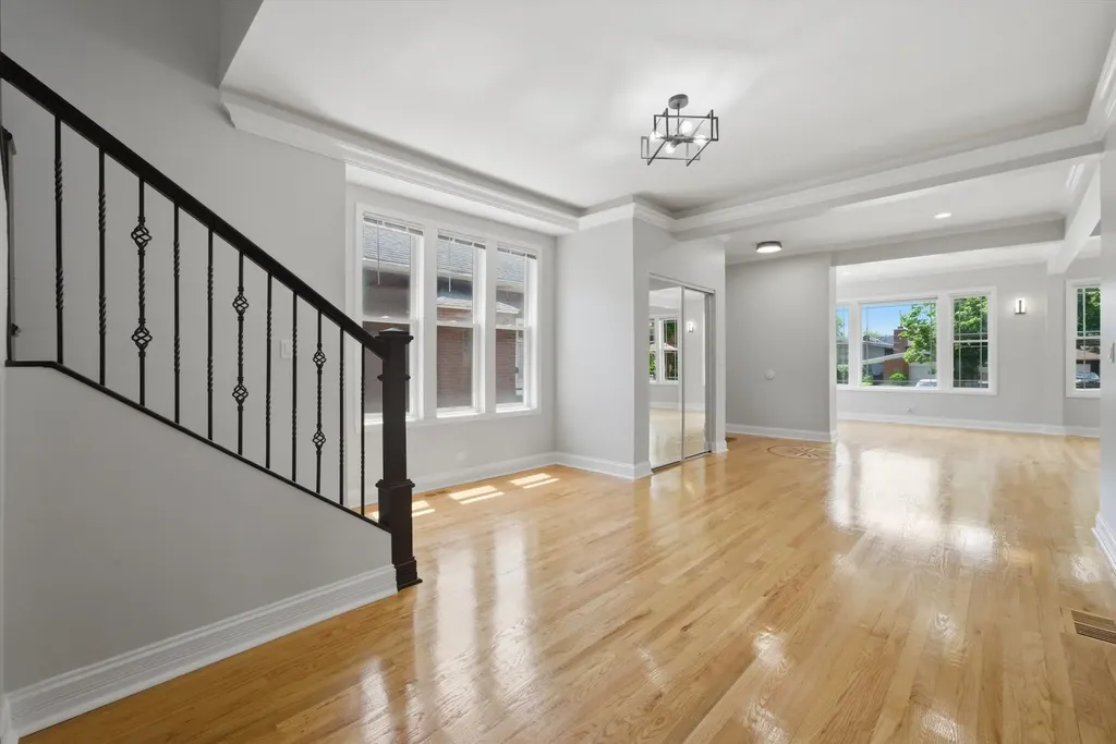 7247 South Luella Avenue Chicago IL 60649