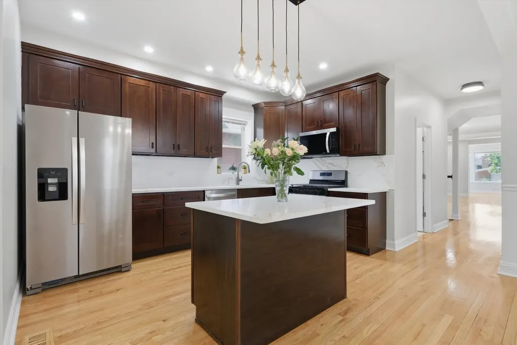 7247 South Luella Avenue Chicago IL 60649