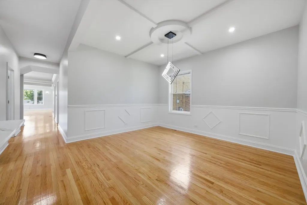 7247 South Luella Avenue Chicago IL 60649
