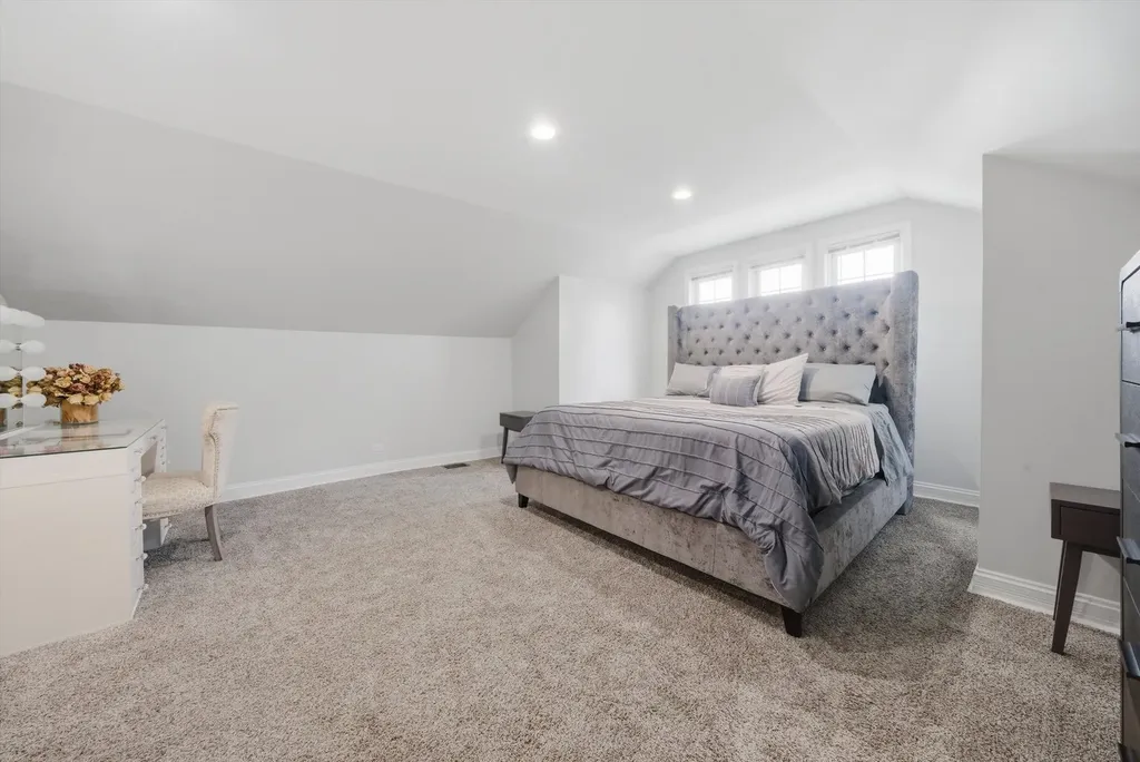 7247 South Luella Avenue Chicago IL 60649