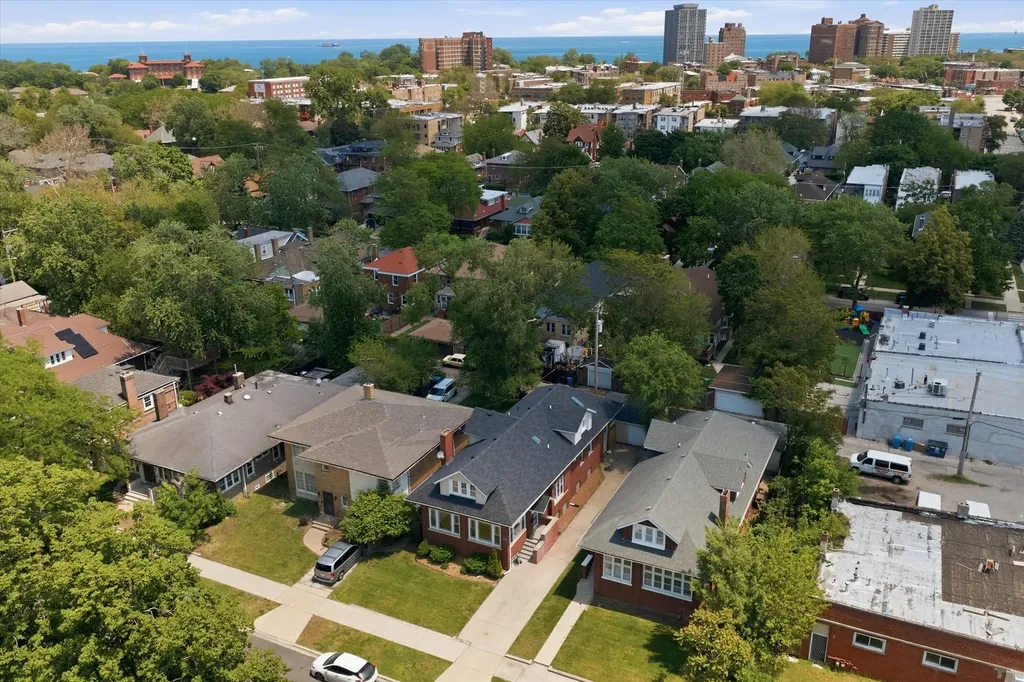 7247 South Luella Avenue Chicago IL 60649