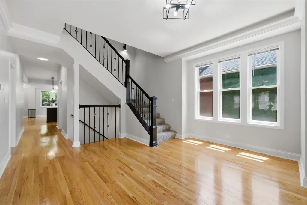 7247 South Luella Avenue Chicago IL 60649