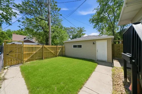 7247 South Luella Avenue Chicago IL 60649