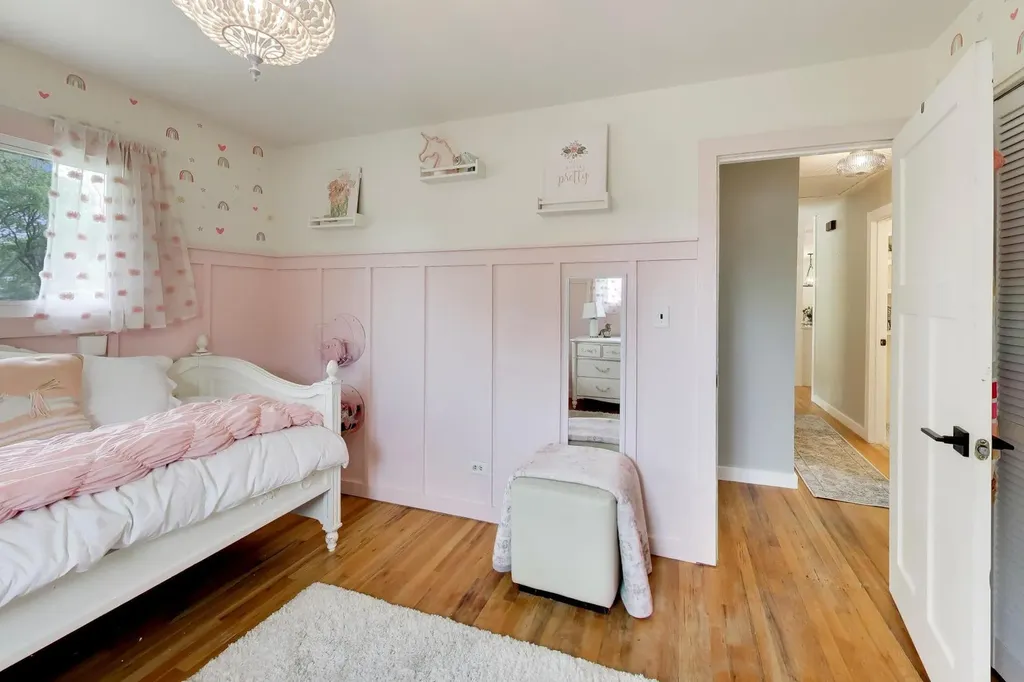 2S550 Gray Avenue Lombard IL 60148